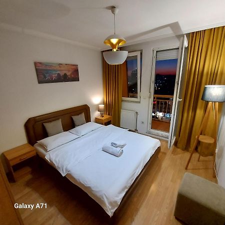 Gorgeous Apartment With City View In The City Center Pristina Extérieur photo