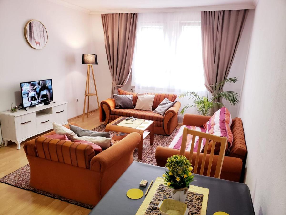 Gorgeous Apartment With City View In The City Center Pristina Extérieur photo